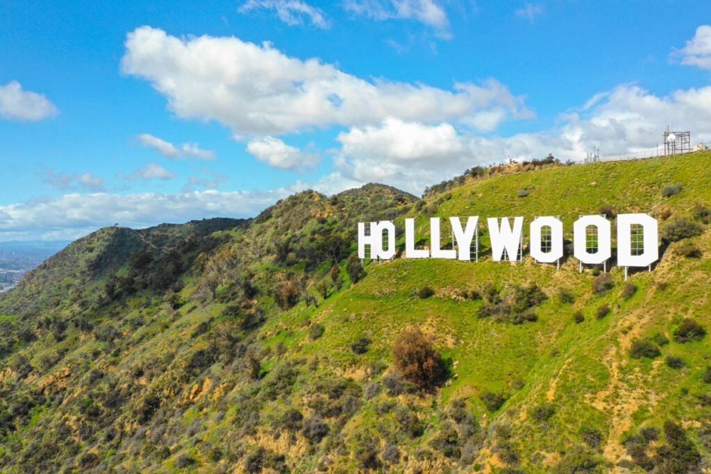 Aerial-photo-of-the-Hollywood-sign