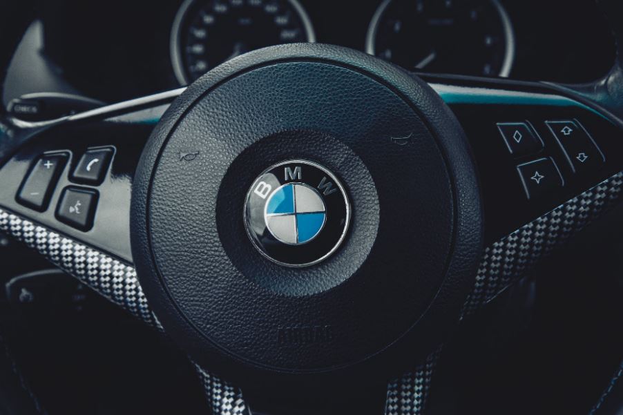 The-BMW-insignia-is-one-of-the-prominent-symbols-in-the-automobile-industry.-This-also-depicts-a-combination-mark-logo.