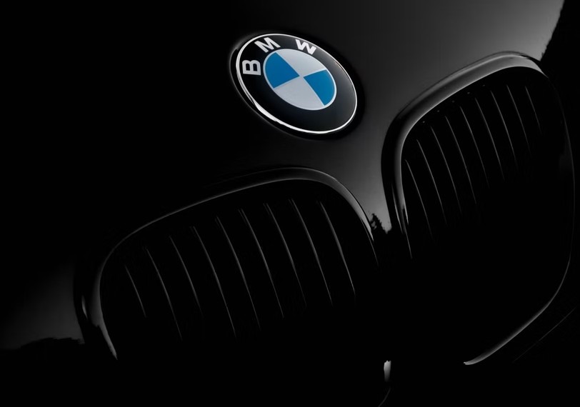 The-BMW-logo-is-a-statement-of-a-luxury-vehicle-that-belongs-to-the-top-echelon-of-automobile-manufacturers